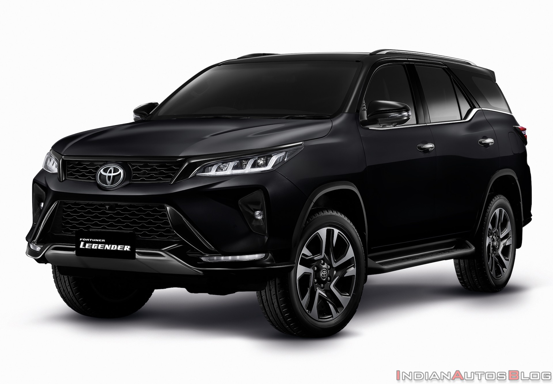 Details Toyota  Fortuner  2022 the most advanced version of 